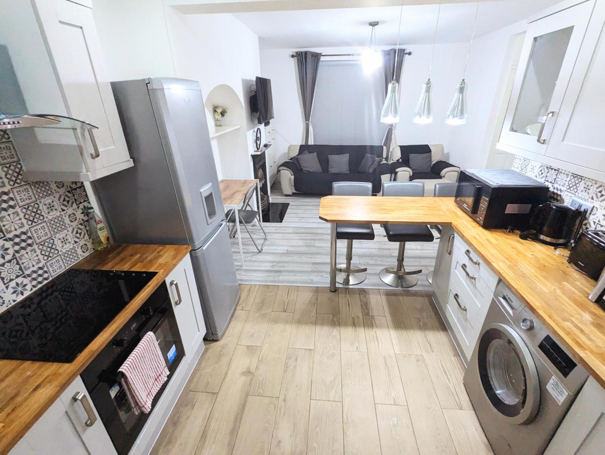 Bromley Serviced Apartments - Beckenham Place Park - London - 2 Bed House - Free Parking - 2 Beds 1 Sofabed Exterior photo