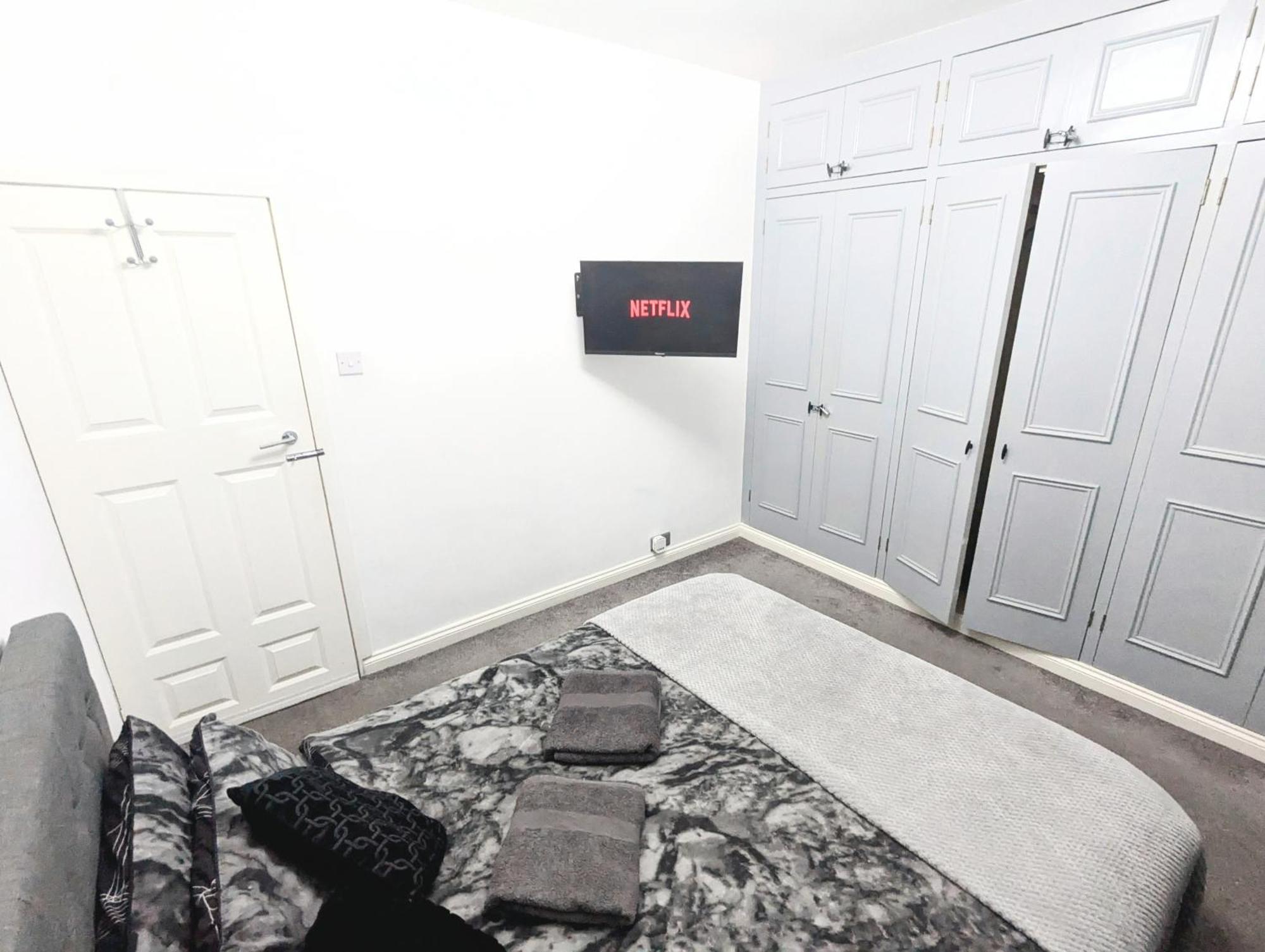 Bromley Serviced Apartments - Beckenham Place Park - London - 2 Bed House - Free Parking - 2 Beds 1 Sofabed Exterior photo