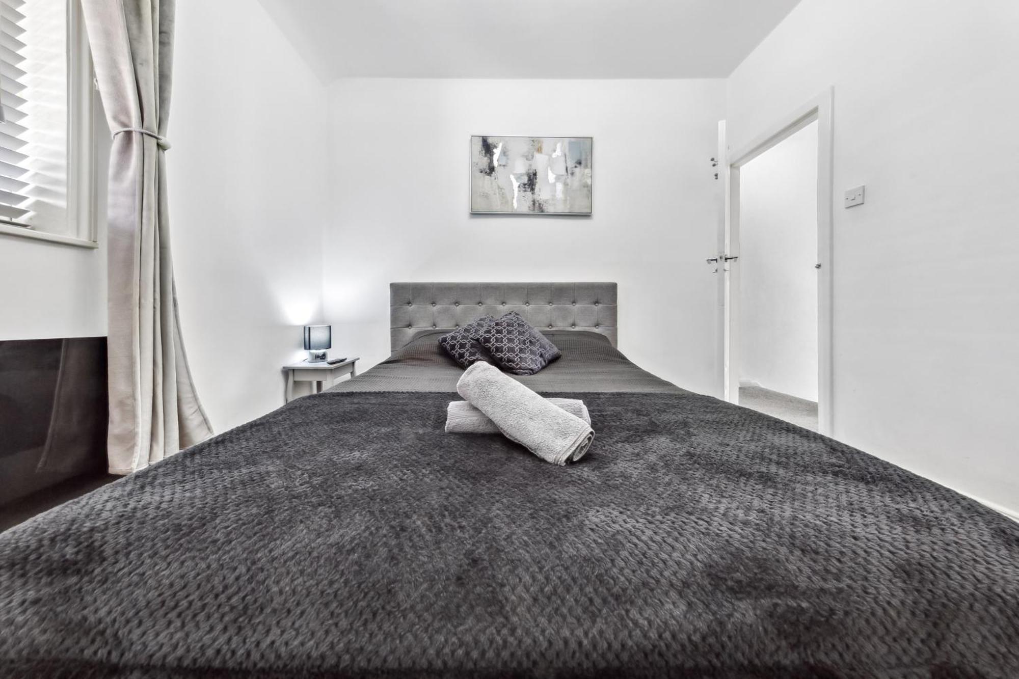 Bromley Serviced Apartments - Beckenham Place Park - London - 2 Bed House - Free Parking - 2 Beds 1 Sofabed Exterior photo