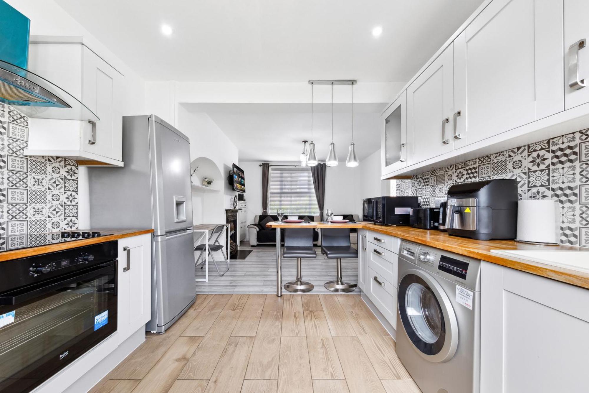 Bromley Serviced Apartments - Beckenham Place Park - London - 2 Bed House - Free Parking - 2 Beds 1 Sofabed Exterior photo