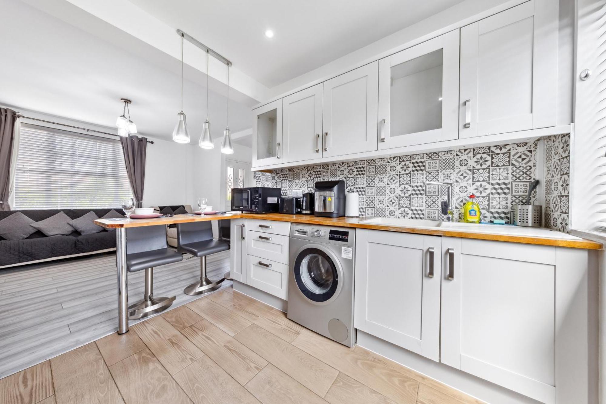 Bromley Serviced Apartments - Beckenham Place Park - London - 2 Bed House - Free Parking - 2 Beds 1 Sofabed Exterior photo